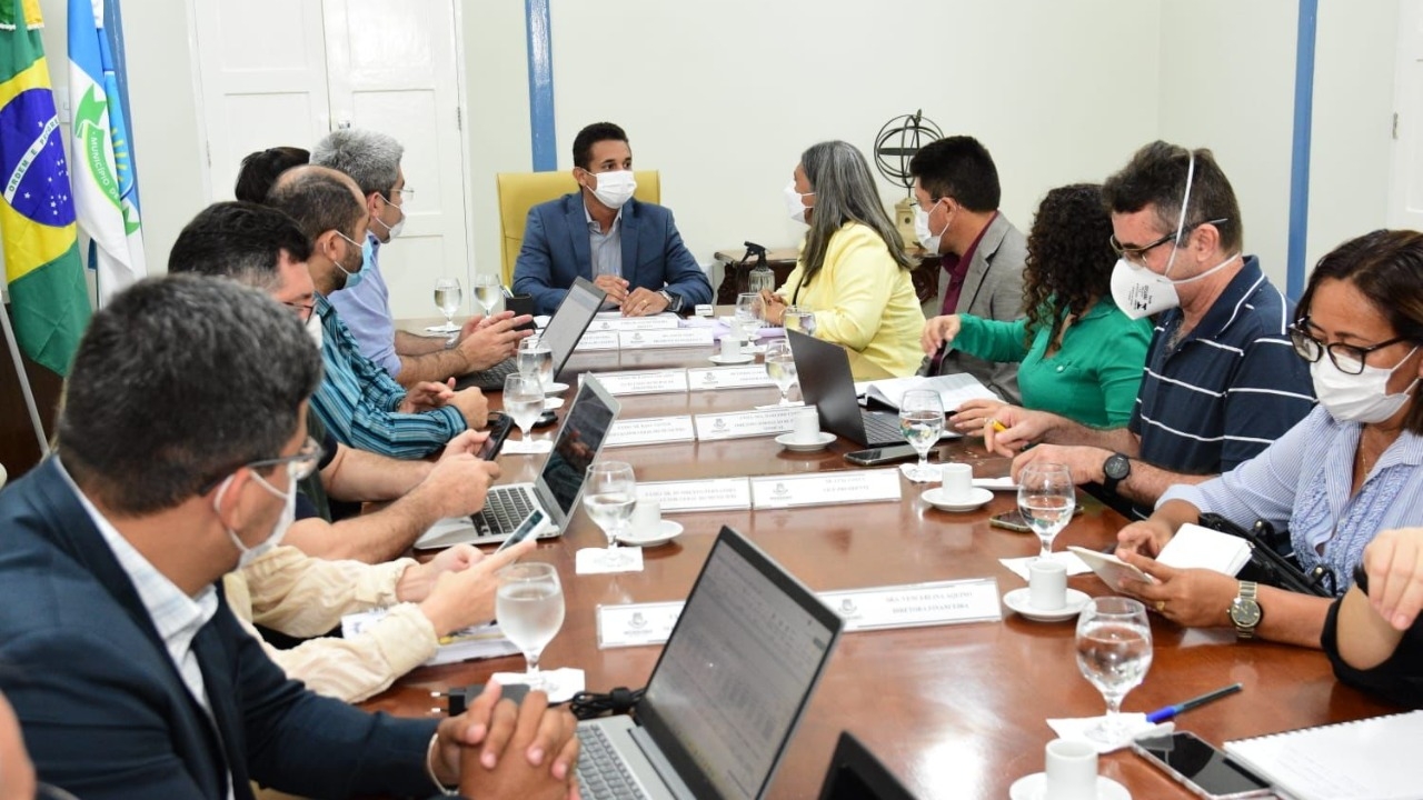 Prefeitura de Mossoró e Sindiserpum chegam a consenso sobre lei do reajuste dos professores