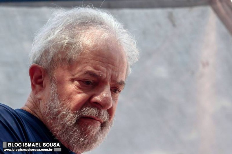 Movimento de esquerda lanÃ§a comitÃª pela libertaÃ§Ã£o de Lula na UERN