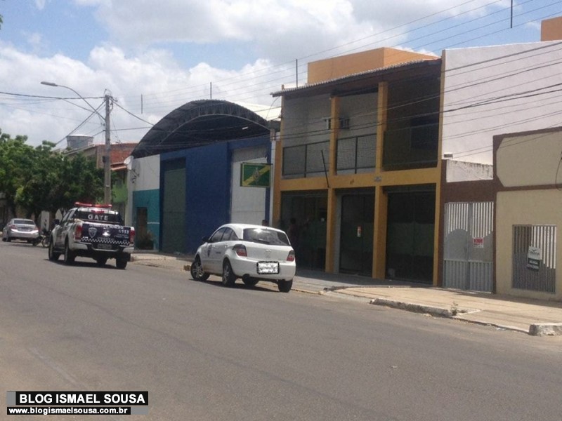 Bandidos realizam assalto em escritÃ³rio de alistamento militar em MossorÃ³