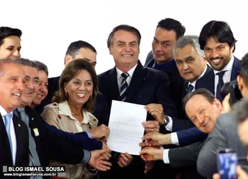 Bolsonaro assina decreto e torna sal Potiguar uma atividade de interesse social