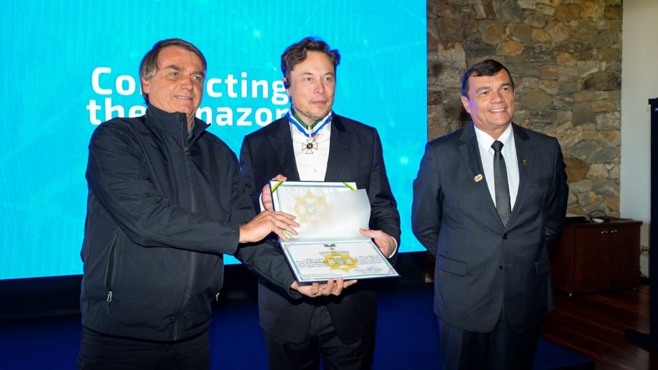 Ministro da Defesa destaca proteção da Amazônia em encontro com empresário Elon Musk