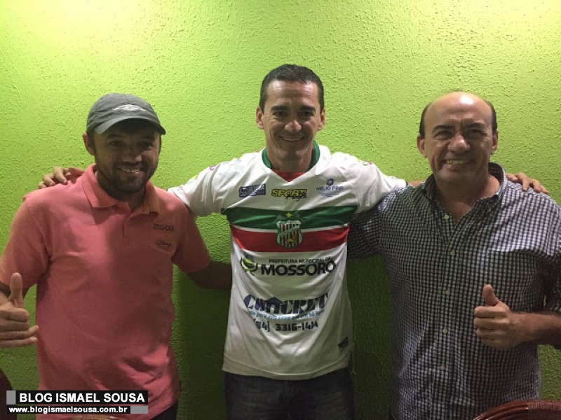 BaraÃºnas anuncia JoÃ£o Menezes â€œBarataâ€ como tÃ©cnico para a temporada 2017