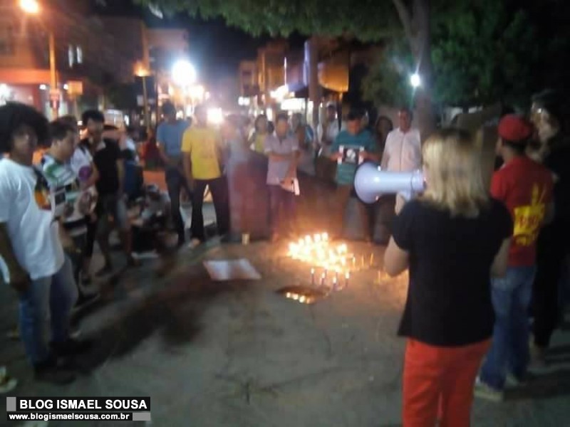 Militantes do PSOL em MossorÃ³ fazem ato e pedem justiÃ§a pela morte de Marielle Franco