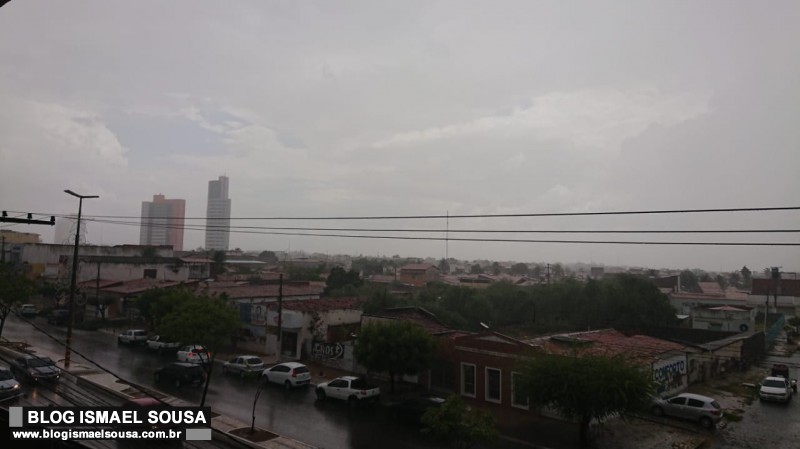 ApÃ³s meses de estiagem, chuva alivia tempo seco em MossorÃ³ e regiÃ£o