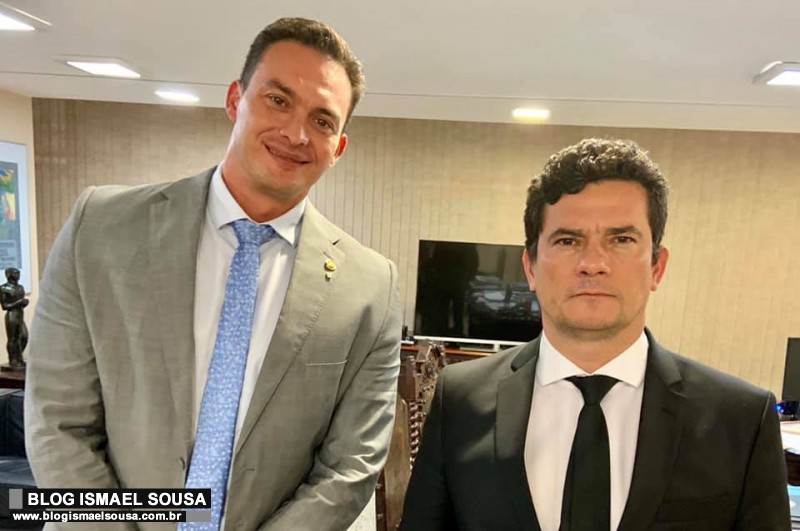 Styvenson se encontra com Moro