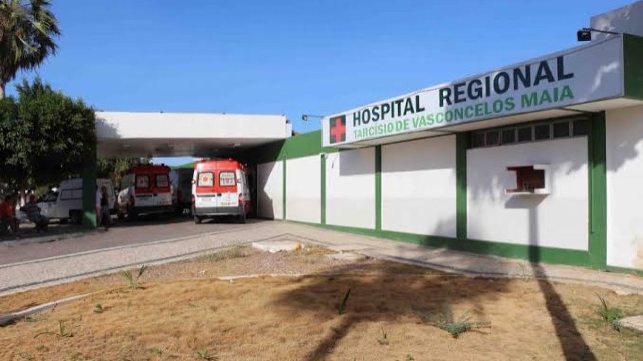 Médicos do Hospital Tarcísio Maia aprovam greve para o dia 30 de dezembro