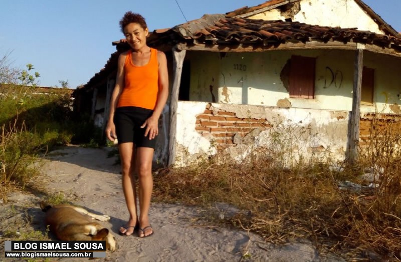 Dona de casa que vive de bazar e material reciclado pede doaÃ§Ãµes para cuidar de trÃªs filhos
