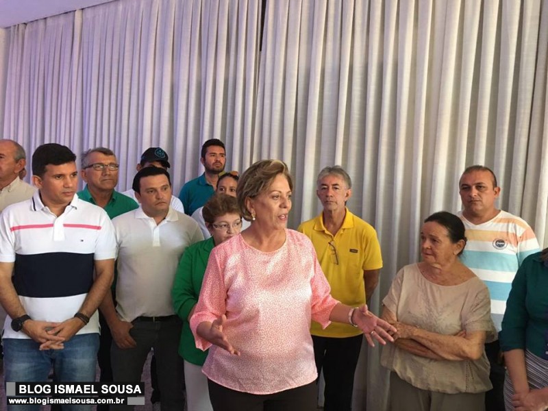FafÃ¡ Rosado nÃ£o comparece Ã  convenÃ§Ã£o do PMDB em MossorÃ³