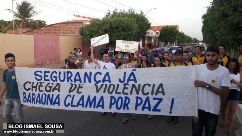 Vestida de branco, populaÃ§Ã£o baraunense vai Ã s ruas pedir paz