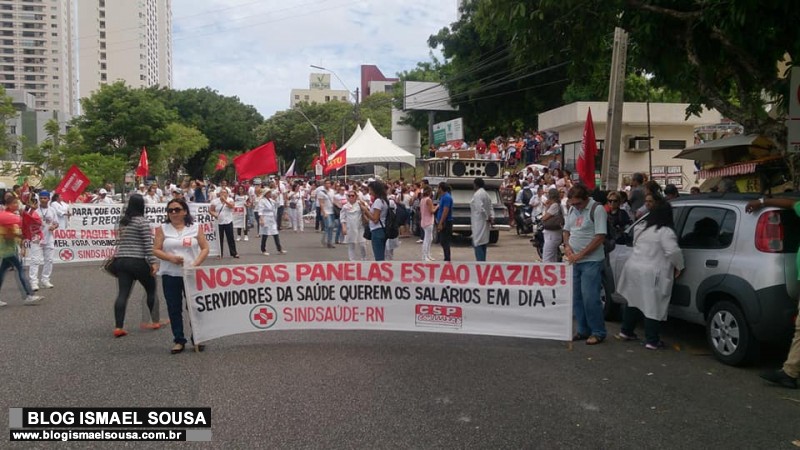 Servidores da saÃºde paralisam serviÃ§os e pedem a saÃ­da de Robinson Faria