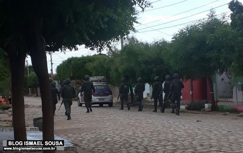 ForÃ§as de seguranÃ§a se unem ao ExÃ©rcito em patrulhamento por toda MossorÃ³