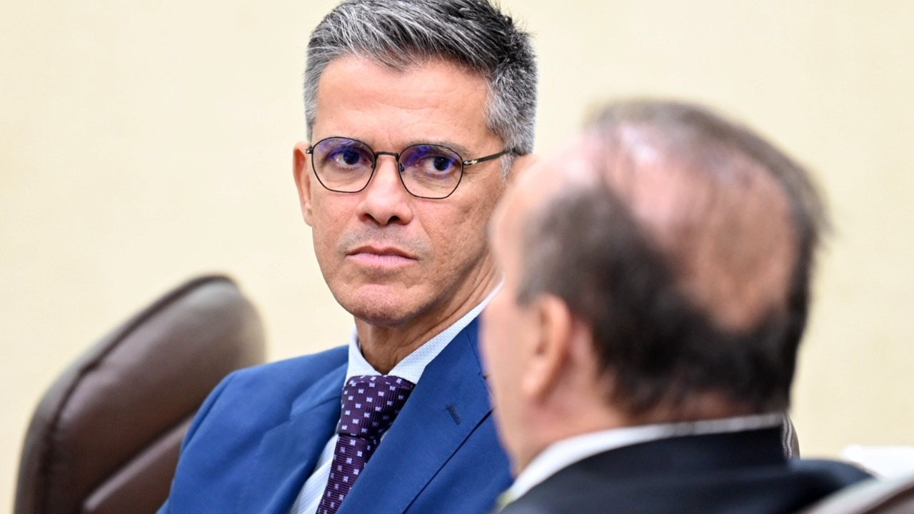 Na ALRN, Coronel Azevedo diz que Isolda incentiva invasões de propriedades privadas