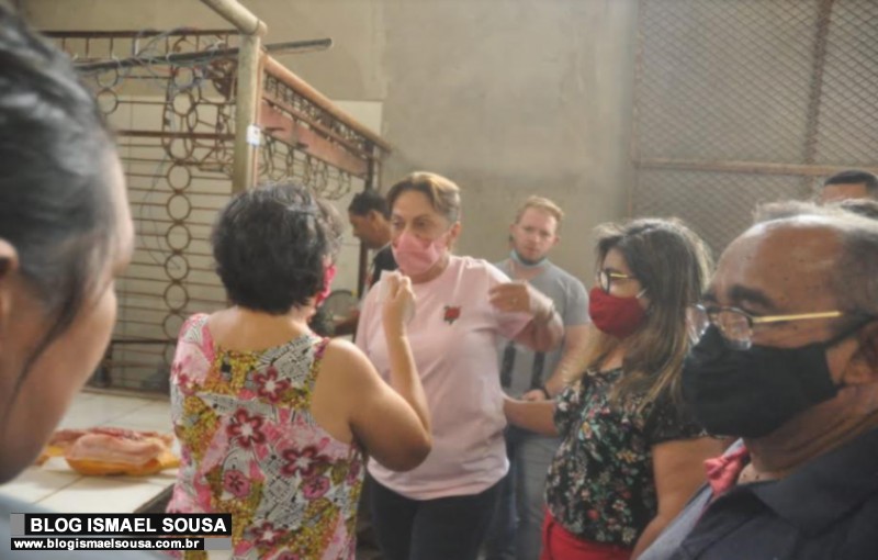 Rosalba visita Mercado do Bom Jardim