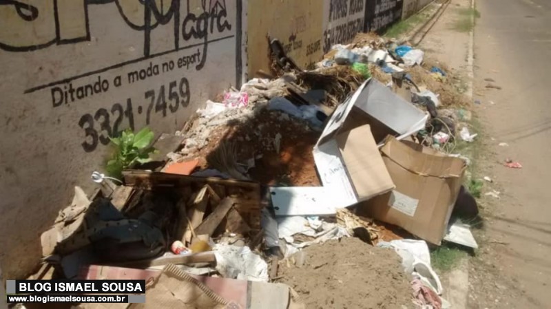 Moradores reclamam de lixo acumulado nas ruas do Aeroporto II