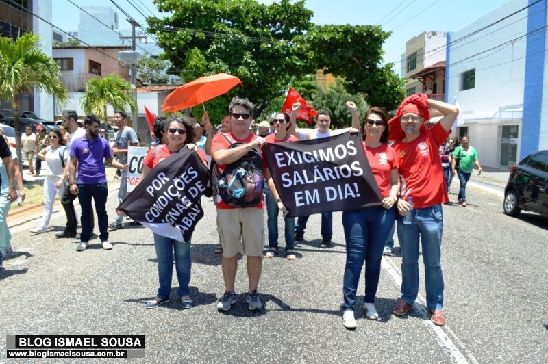 Professores e tÃ©cnicos da UERN realizam ato nesta sexta (11)