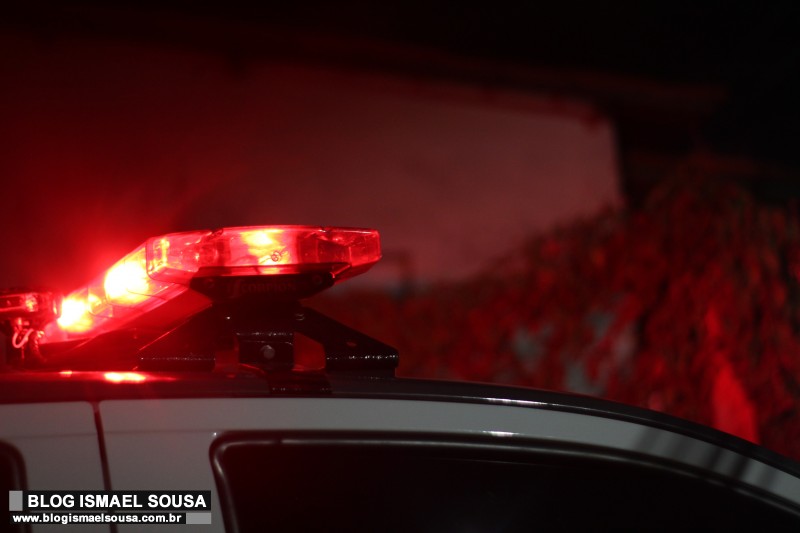 Urgente: Homens em carro abrem fogo contra grupo de travestis em Mossoró