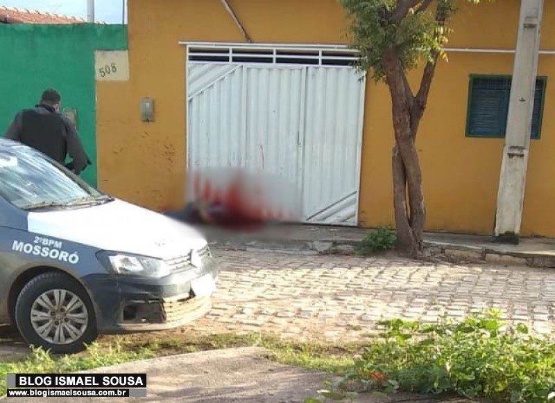 Homem Ã© assassinado com tiro de grosso calibre na cabeÃ§a em MossorÃ³
