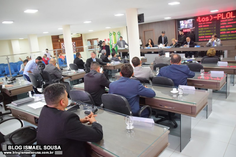 Por 11 a 8 votos, vereadores de MossorÃ³ aprovam verba de gabinete