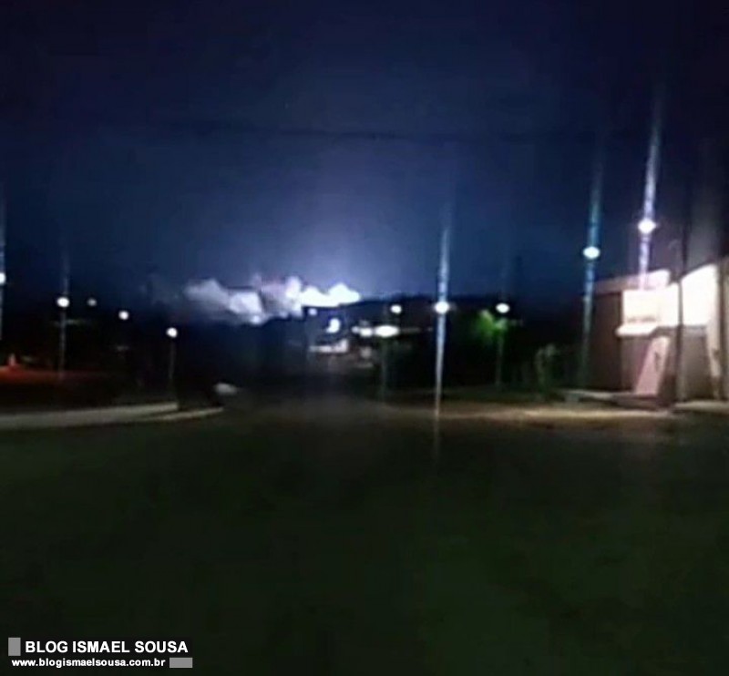 Forte explosÃ£o clareia cÃ©u de Natal e deixa bairros sem energia