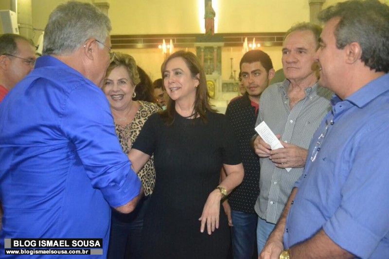 Missa de 30 dias da morte de Wilma de Faria reÃºne polÃ­ticos em MossorÃ³
