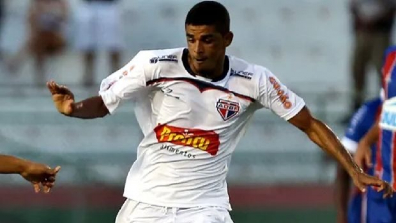 Atacante do Bahia de Feira, que jogou contra o Potiguar no último sábado, morre durante treino
