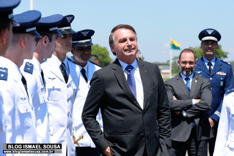 Bolsonaro aparece liderando pesquisa nacional com 34,8% das intenções de votos