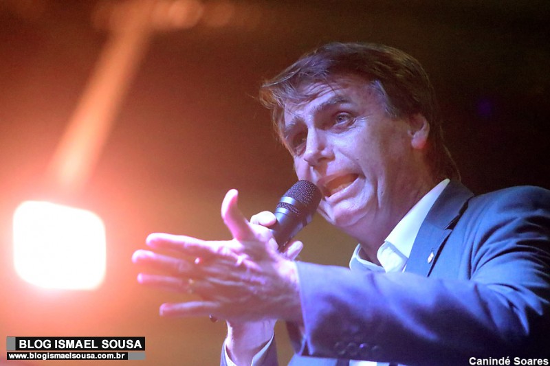 Bolsonaro Ã© recebido com festa em evento de prÃ©-candidatos do PSL em Natal