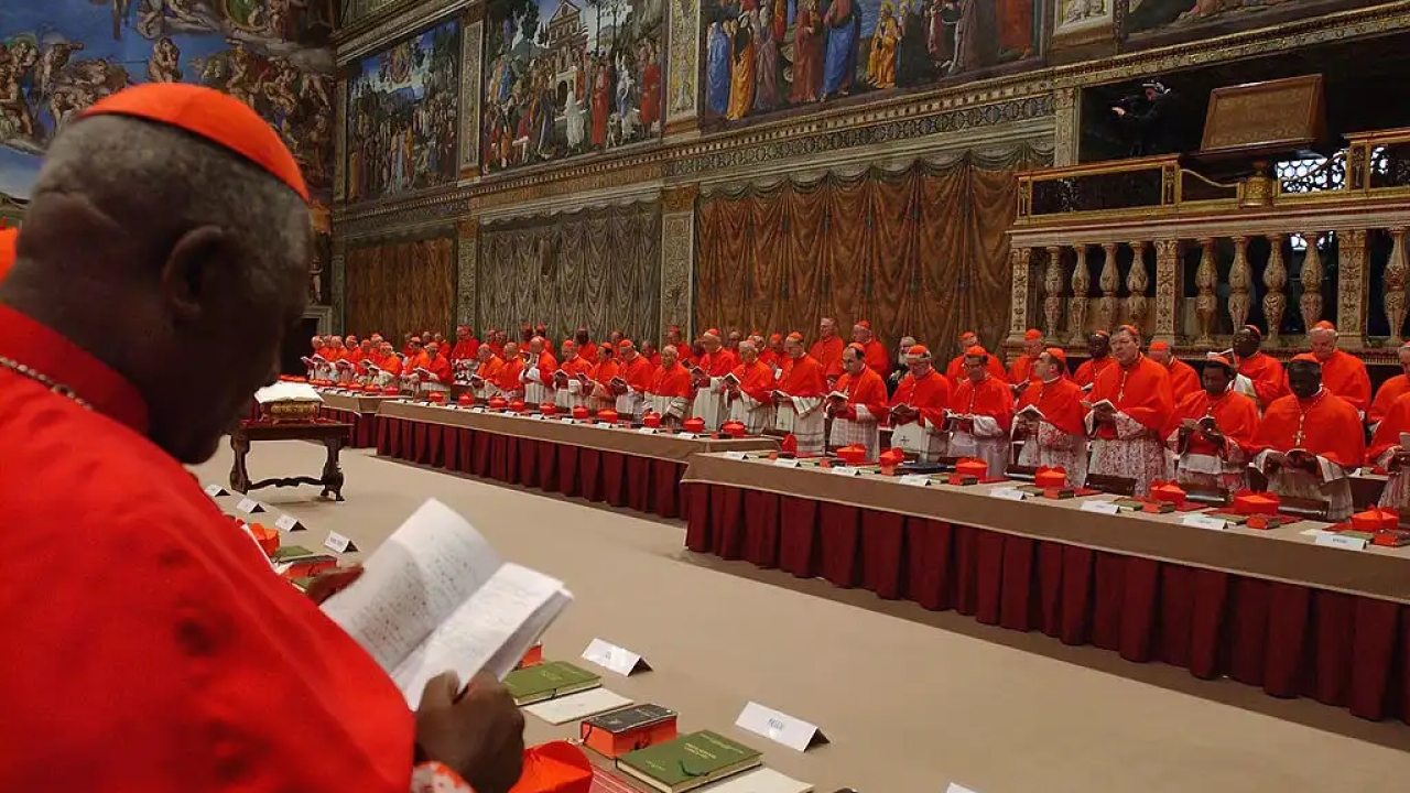 Como funciona o conclave?