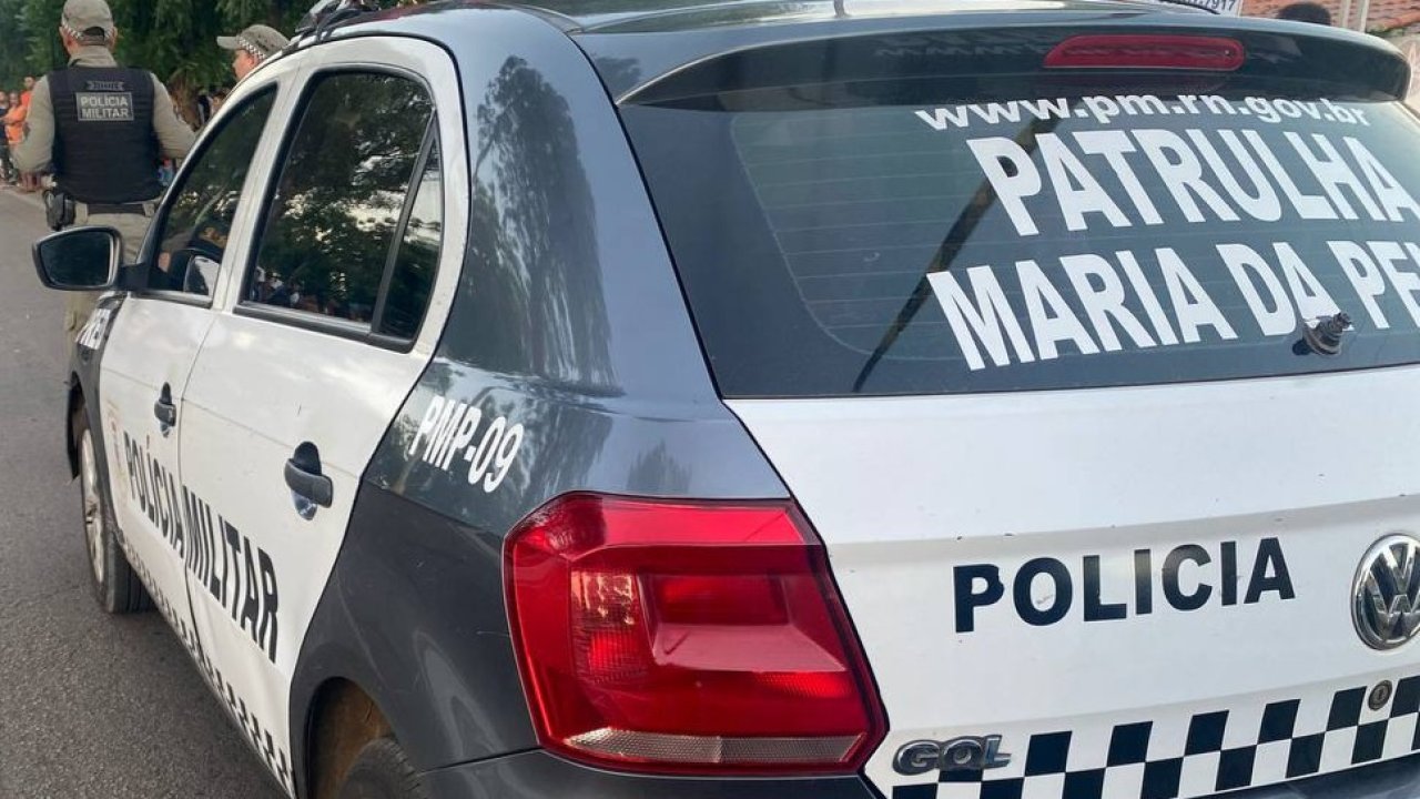 Mulher sobrevive a ataque e chega ao hospital com faca cravada no peito em Mossoró