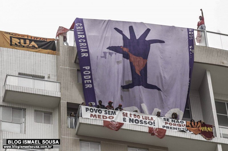Sem-teto invade trÃ­plex do Lula em GuarujÃ¡