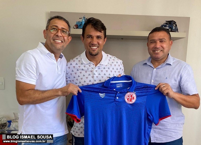 Márcio Mossoró acerta com o América de Natal