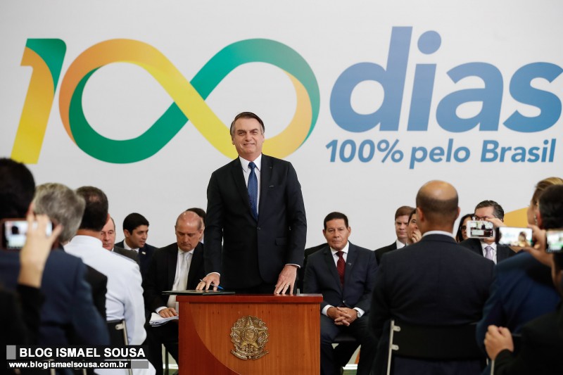 Bolsonaro anuncia corte de 40.000 vagas comissionadas por decreto