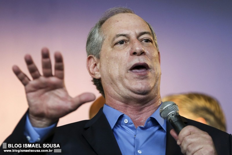 Alvo de operação da PF, Ciro alega perseguição de Bolsonaro e fala em ‘Estado policial’