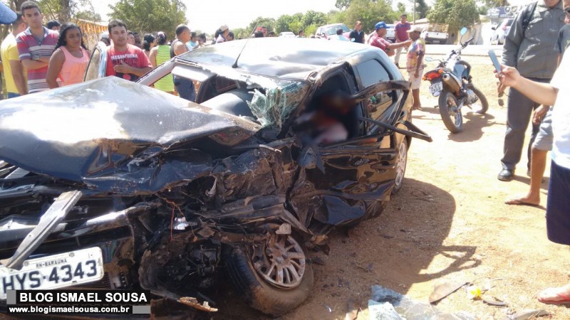 TrÃªs mortos em acidente envolvendo dois dois carros na entrada de BaraÃºna