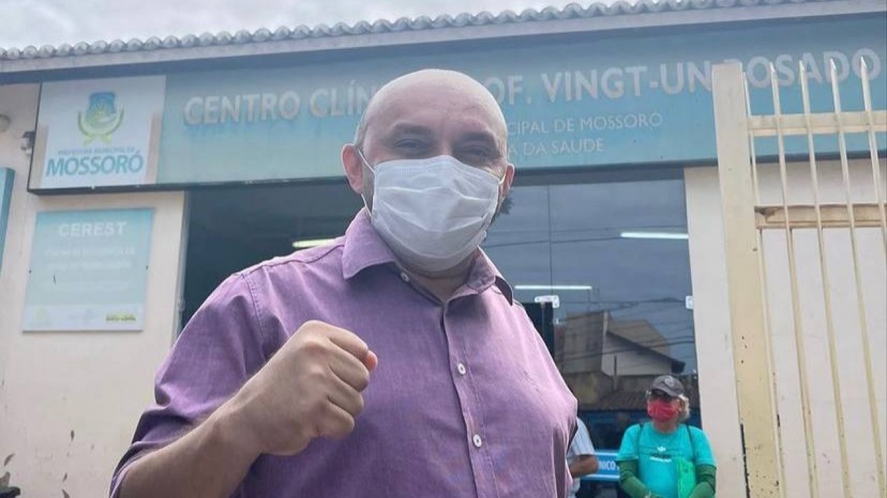 Edson Carlos comemora inicio da reforma do PAM do Bom Jardim: 'muita luta e determinação conseguimos'