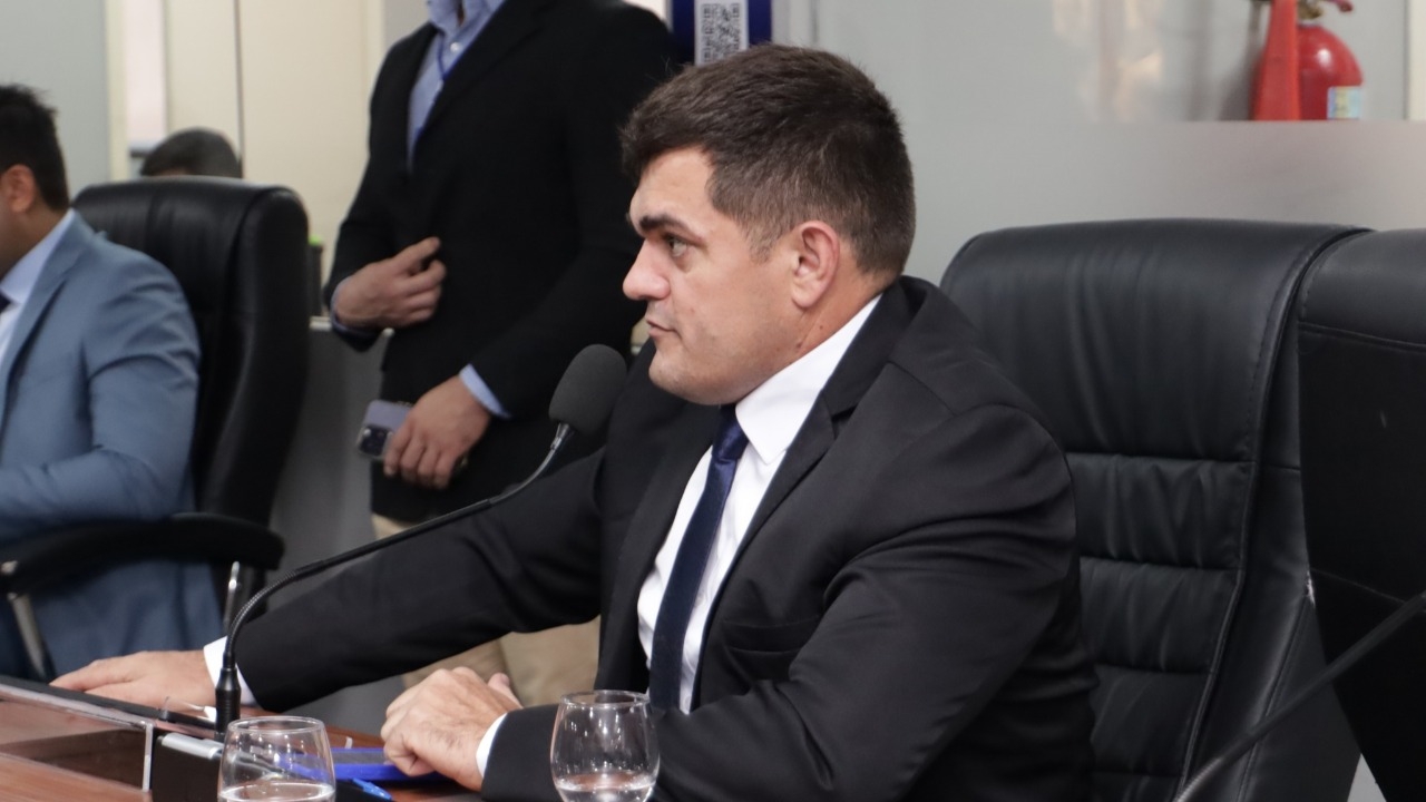Vereador Wiginis do Gás afirma ter sido expulso da base de Allyson por não apoiar projeto político da primeira-dama
