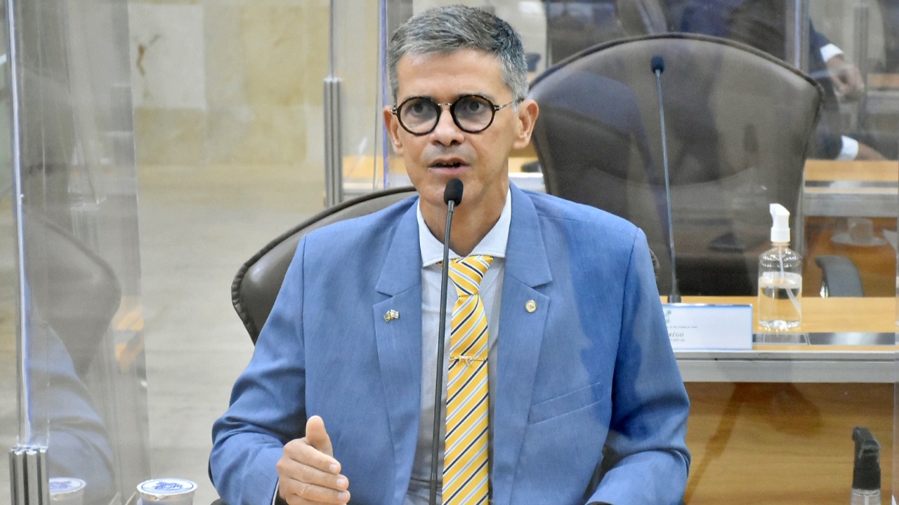 Coronel Azevedo se manifesta sobre atentado contra gabinete do General Girão: 'Uma ação injustificável'