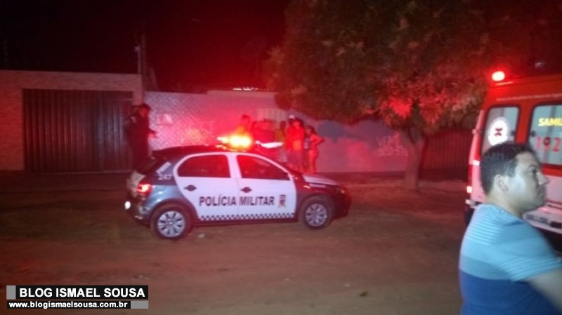Ataque deixa um morto e dois feridos na Pousada dos Thermas; vÃ­timas bebiam em calÃ§ada