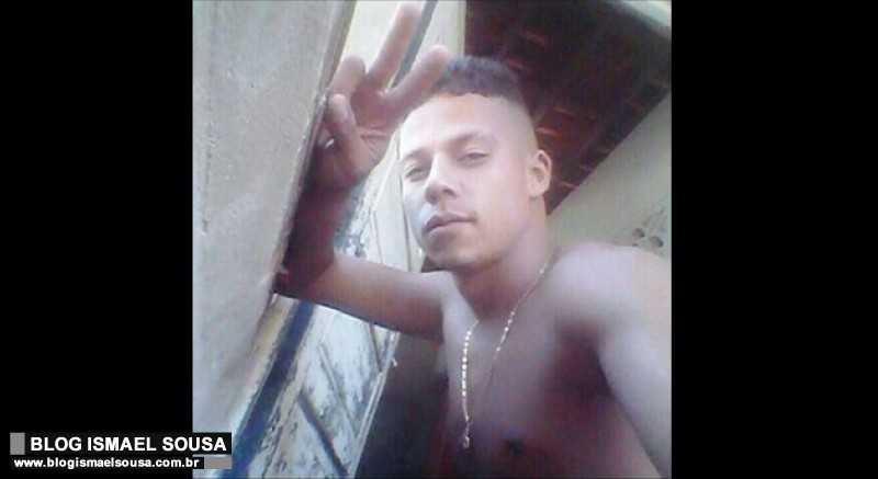 Jovem Ã© esfaqueado e morre em via pÃºblica na comunidade da MaÃ­sa