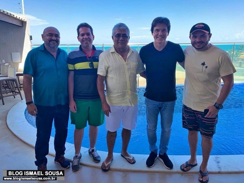 Robinson no alpendre de TiÃ£o em Tibau