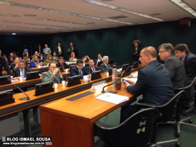 ComissÃ£o aprova 10 medidas por unanimidade. Texto vai ao plenÃ¡rio da CÃ¢mara