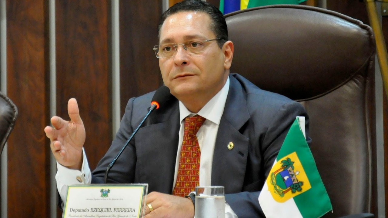 AL é uma casa de subserviência que tem um presidente que caminha para ficar uma década no poder