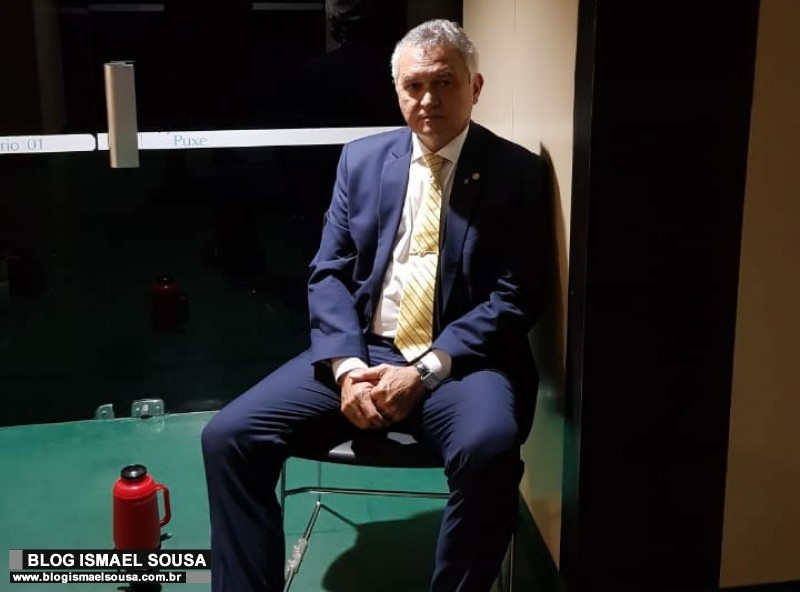 General GirÃ£o chega Ã s 5h na CCJ para garantir que a esquerda nÃ£o tumultue tramitaÃ§Ã£o da PrevidÃªncia