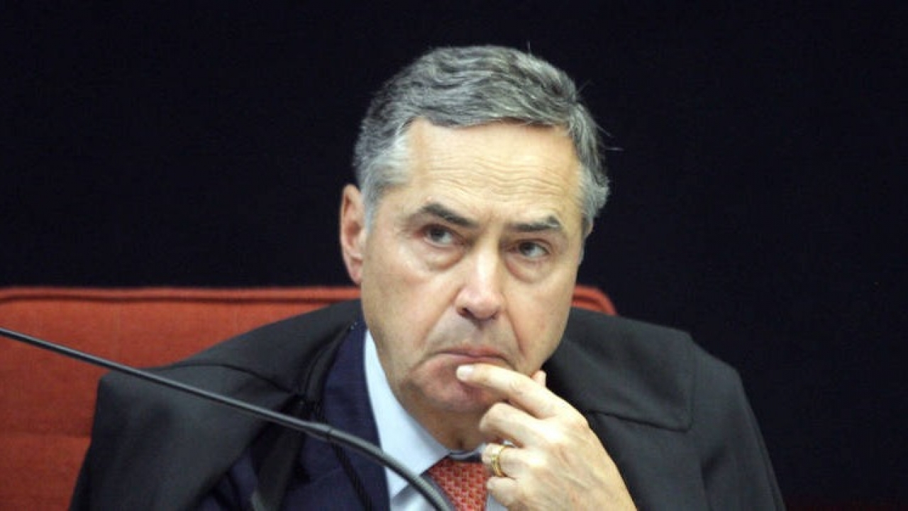 Ministro Barroso, do STF, suspende piso nacional da enfermagem