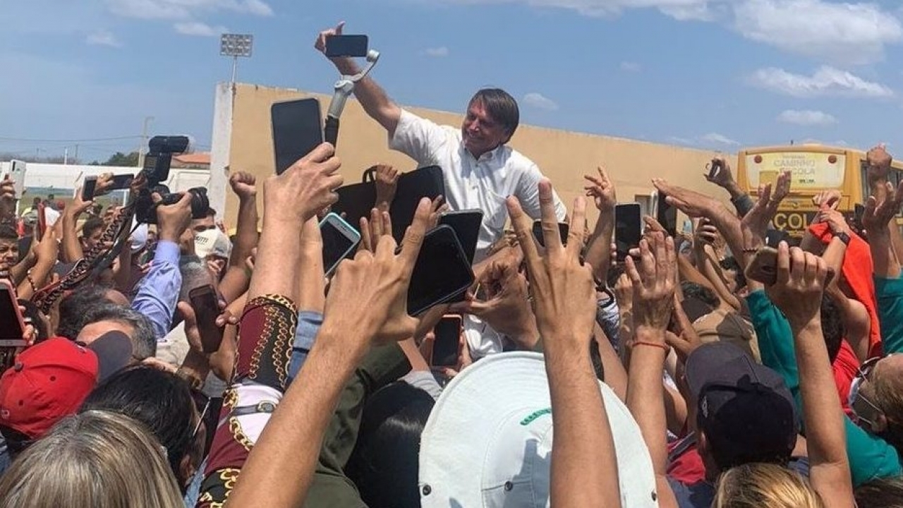 Presidente Bolsonaro deve pousar de helicóptero em Governador