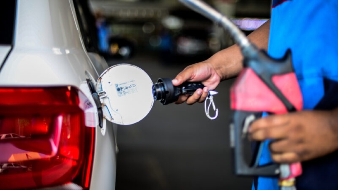 BlackFriday: Petrobras reduz preço dos combustíveis hoje para aumentar amanhã com a reoneação dos impostos 