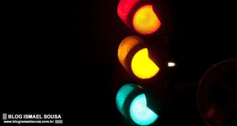 SemÃ¡foros de rodovias federais passarÃ£o a funcionar com sistema intermitente