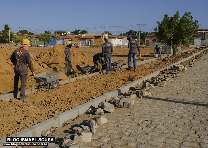 Construção de praça ofertará espaços para lazer e esportes no bairro Dom Jaime Câmara
