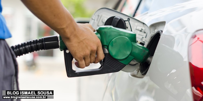 Gasolina aumenta 3,3% nas refinarias