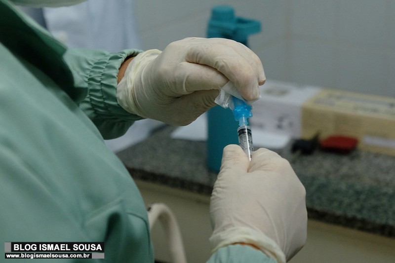 Mossoró começa vacinação de trabalhadores da Educação nesta segunda